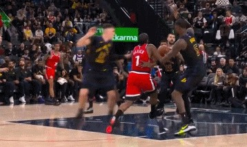 kaiyun.com-如同空气！艾顿把哈登护送到内线还赔个犯规送2+1